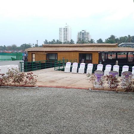 Global Backwater Resort Kollam Bagian luar foto