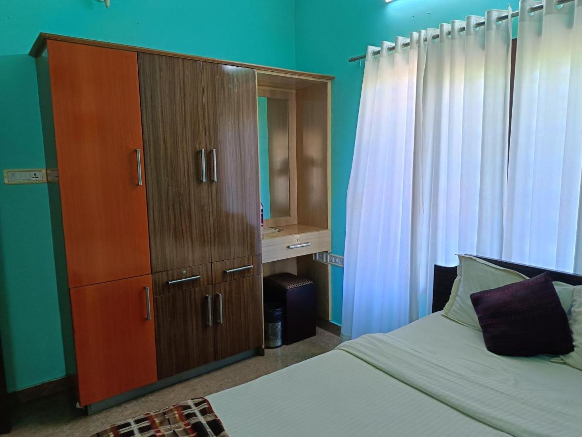 Global Backwater Resort Kollam Bagian luar foto