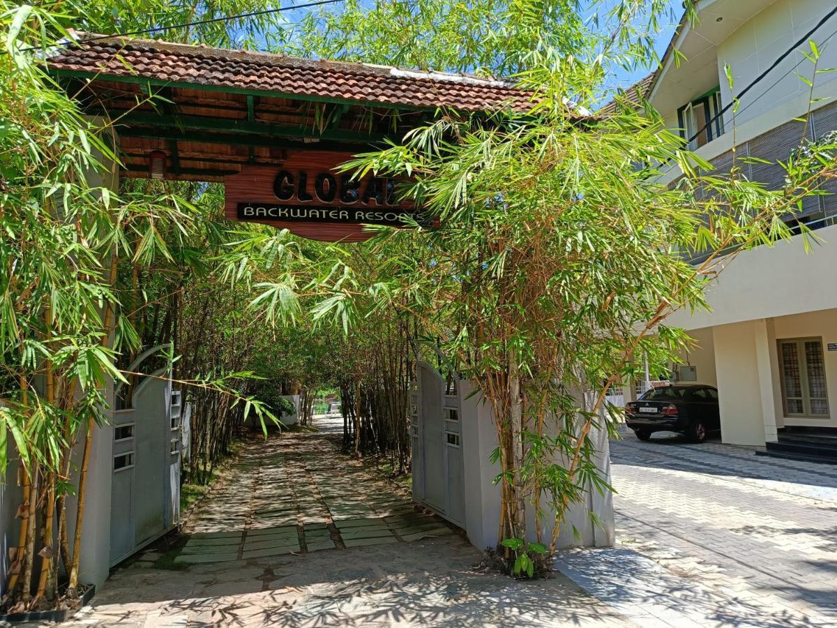Global Backwater Resort Kollam Bagian luar foto