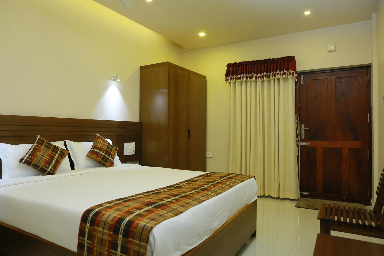 Global Backwater Resort Kollam Bagian luar foto