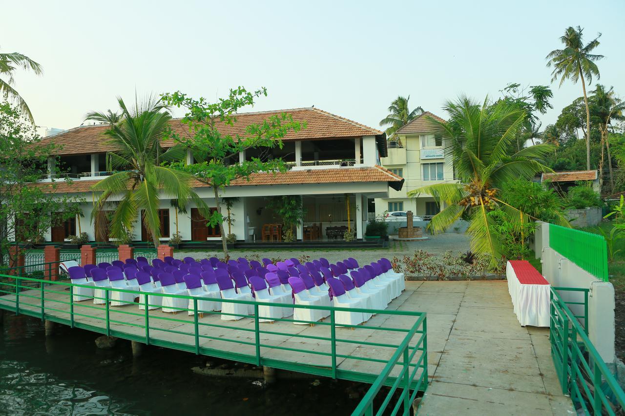 Global Backwater Resort Kollam Bagian luar foto