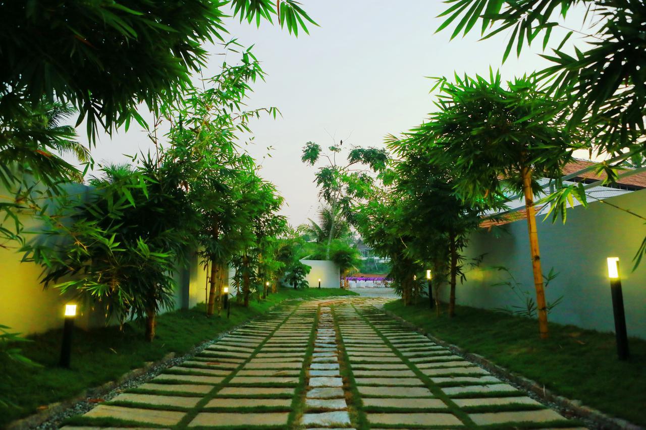 Global Backwater Resort Kollam Bagian luar foto