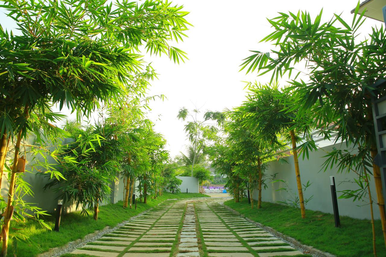 Global Backwater Resort Kollam Bagian luar foto
