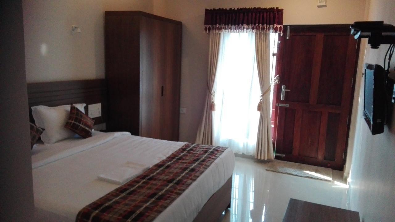 Global Backwater Resort Kollam Bagian luar foto