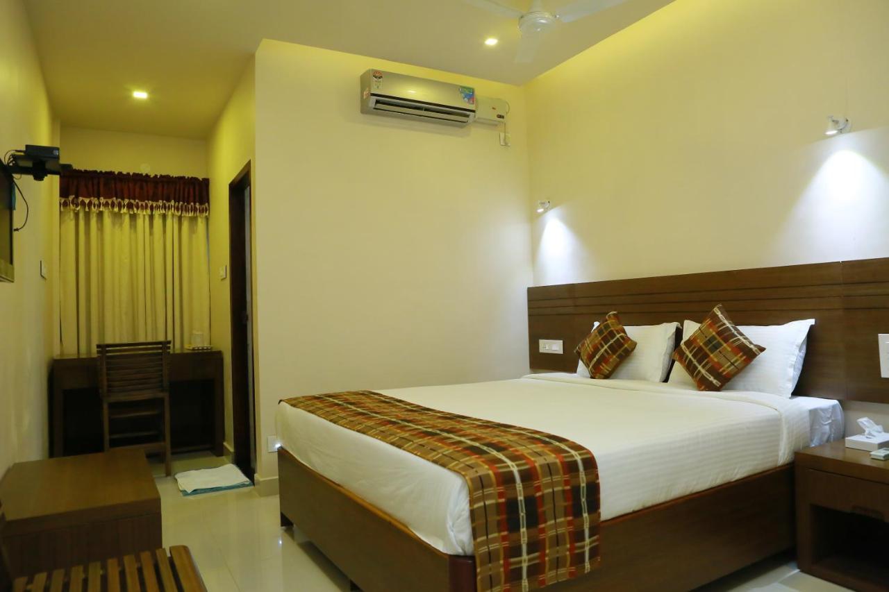 Global Backwater Resort Kollam Bagian luar foto