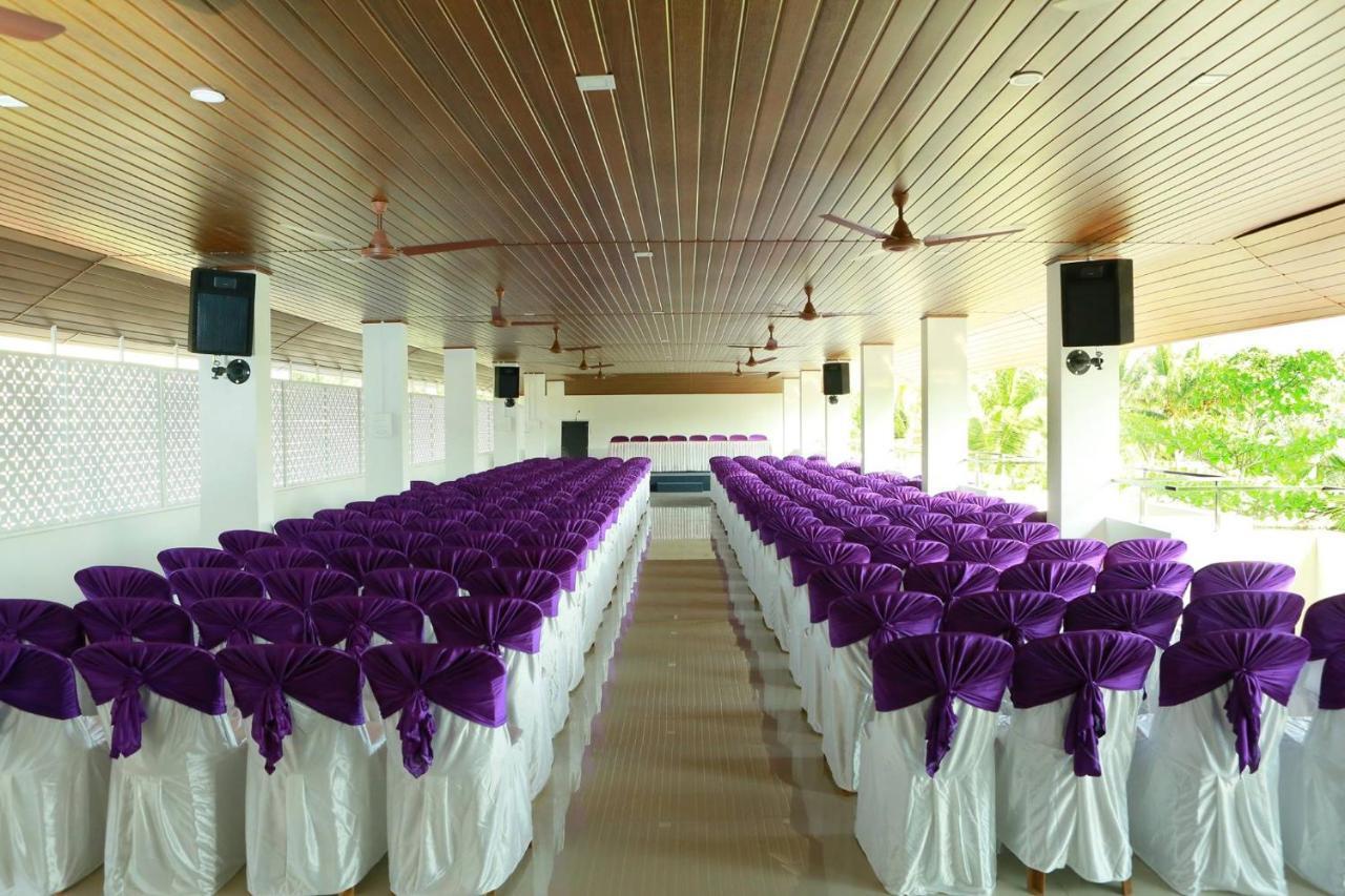Global Backwater Resort Kollam Bagian luar foto